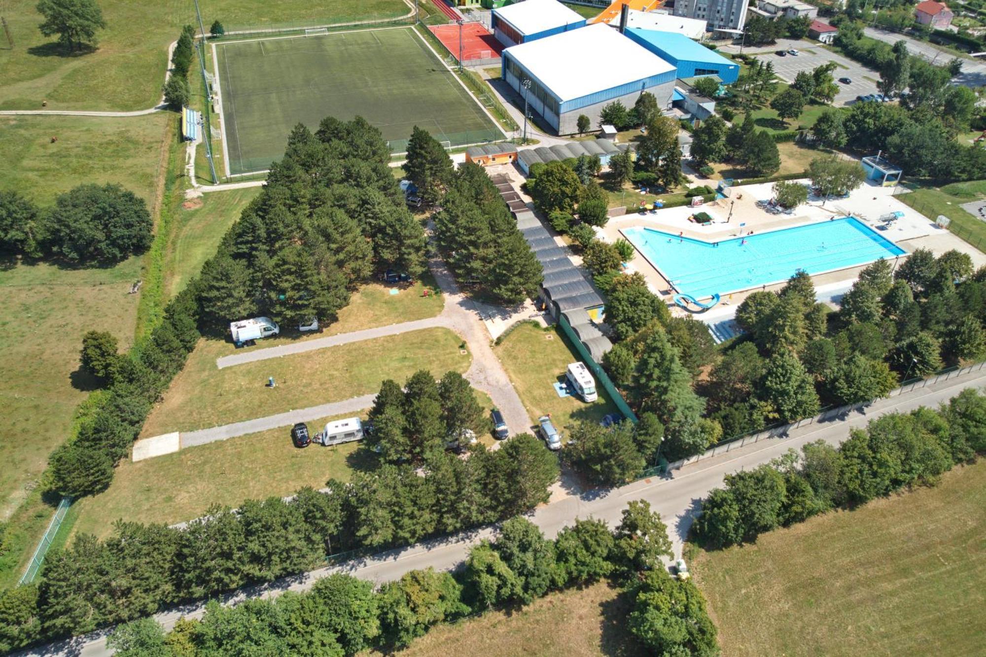 Apartma Kamp Ajdovscina Luaran gambar