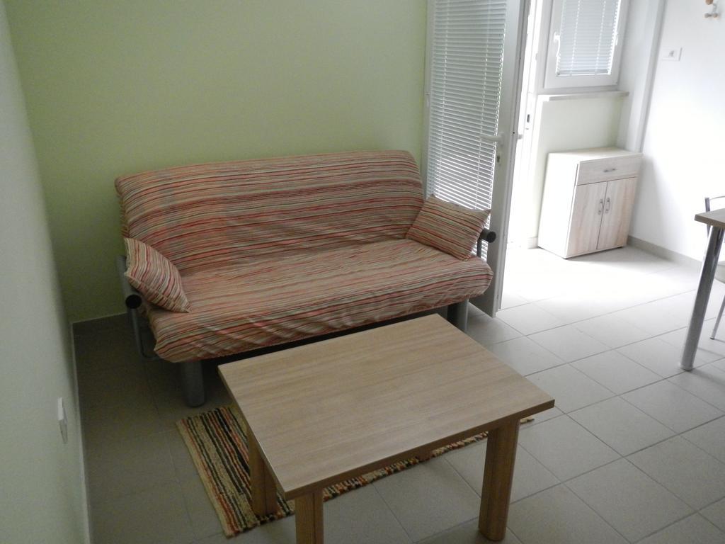 Apartma Kamp Ajdovscina Luaran gambar